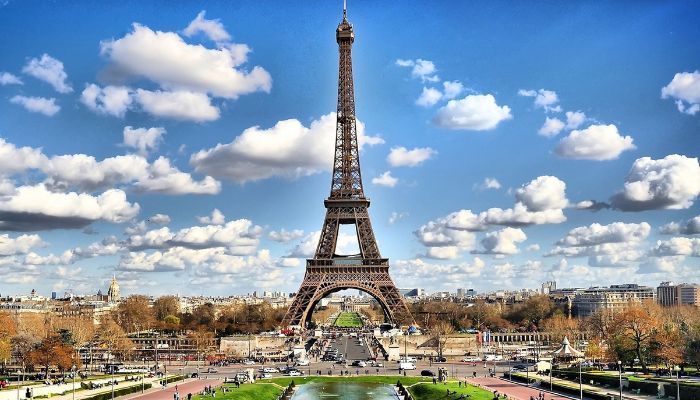 The highest towers in Europe - Tour Eiffel