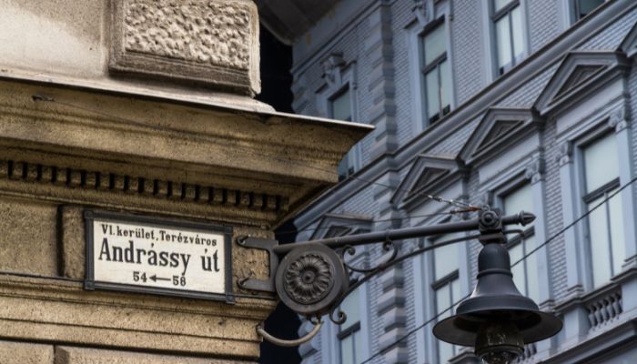 the most beautiful avenues in Europe - Andrassy UT Hongrie